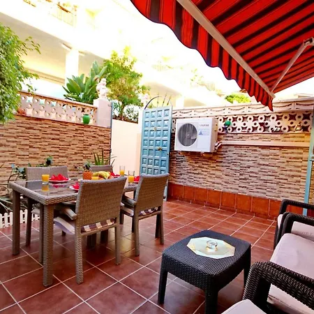 別荘 Cozy Townhouse With Ocean Views In アデヘ