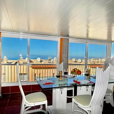 Cozy Townhouse With Ocean Views In 別荘