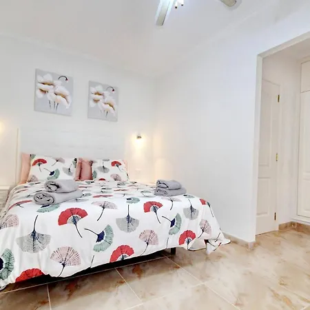 別荘 Cozy Townhouse With Ocean Views In アデヘ