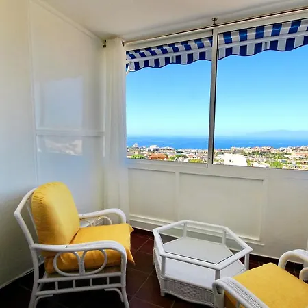 Cozy Townhouse With Ocean Views In Feriehus Costa Adeje (Tenerife)