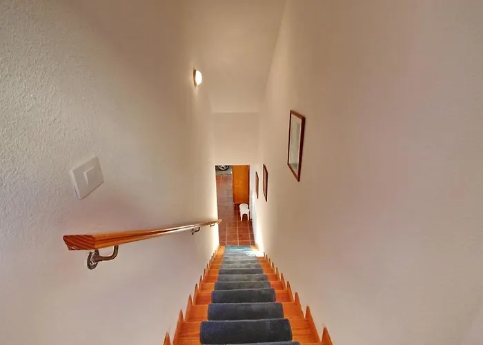 Cozy Townhouse With Ocean Views In * 阿德耶