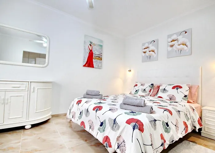 Cozy Townhouse With Ocean Views In Feriehus *
