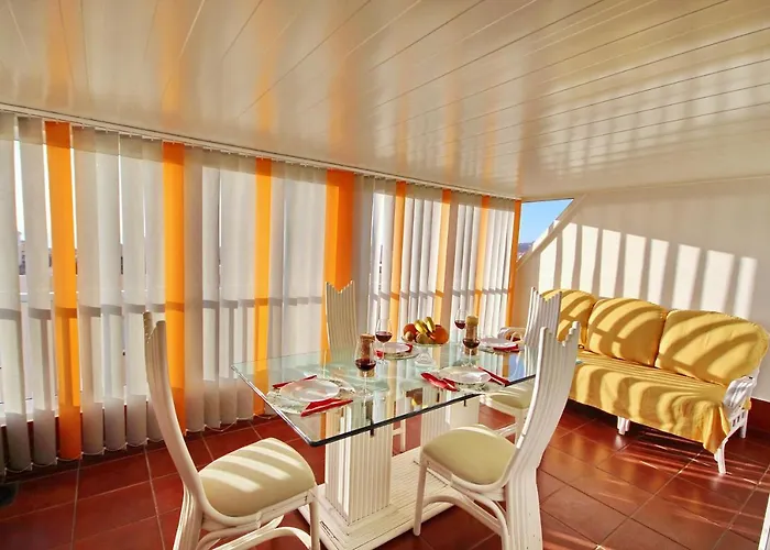 Cozy Townhouse With Ocean Views In 度假居 阿德耶
